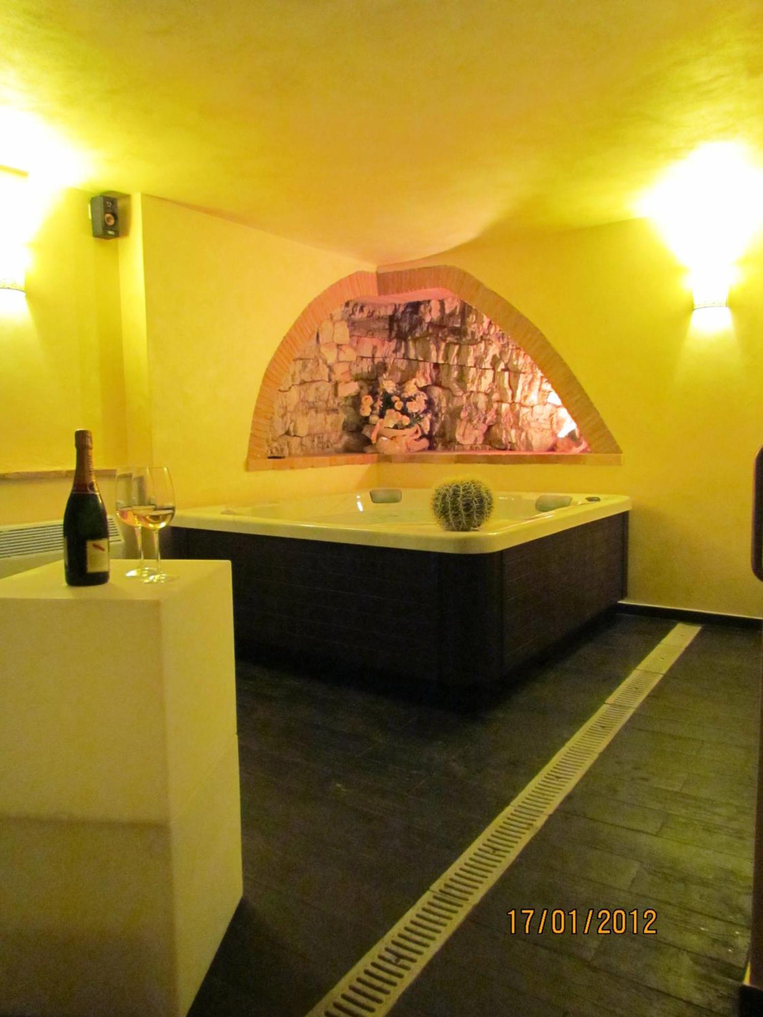 Palazzo Del Papa Agriturismo Farm stay